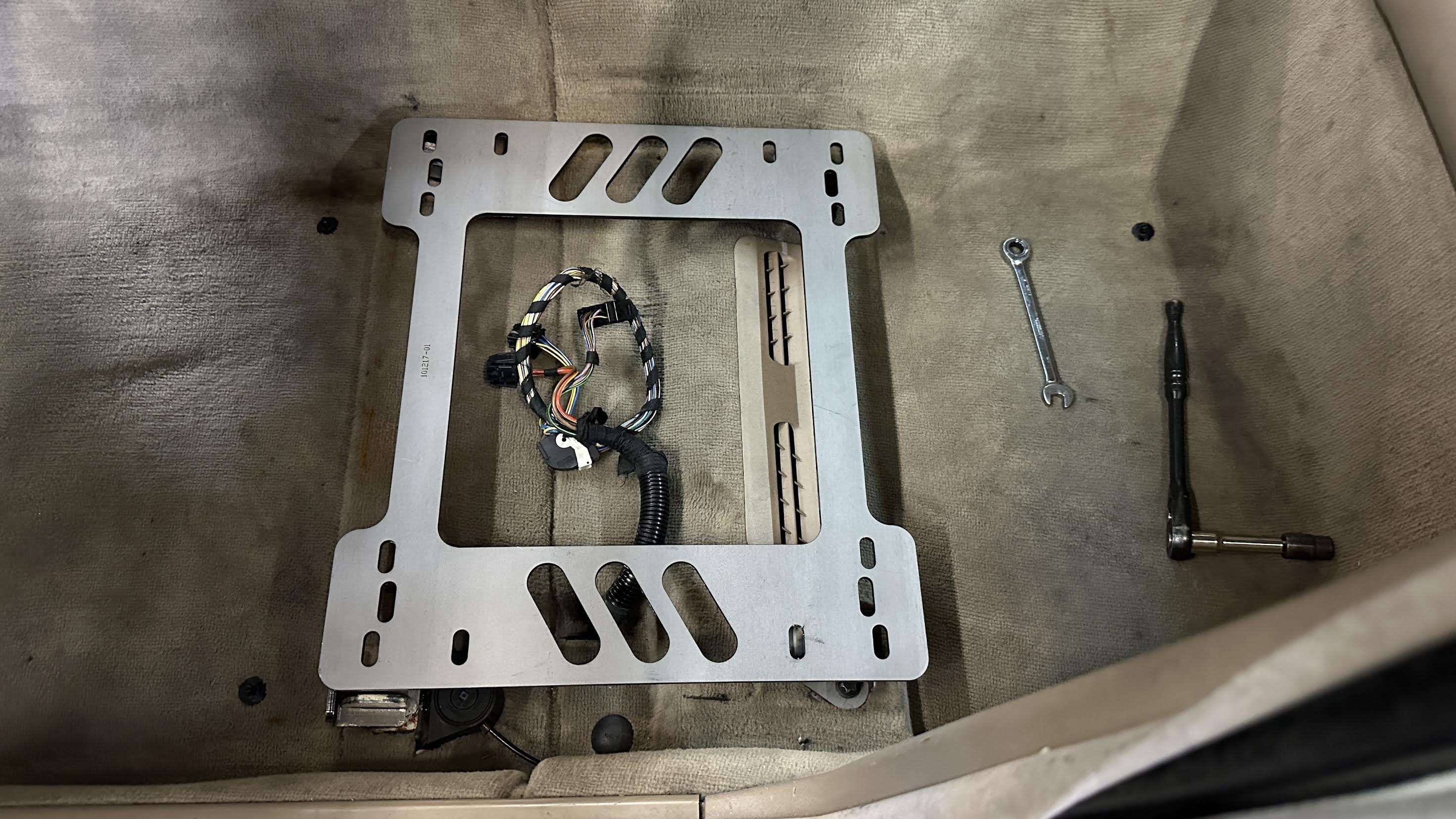 Planted Seat Bracket- BMW 5 Series [E34 Chassis] (1987-1996) - Driver / Left Planted Technology
