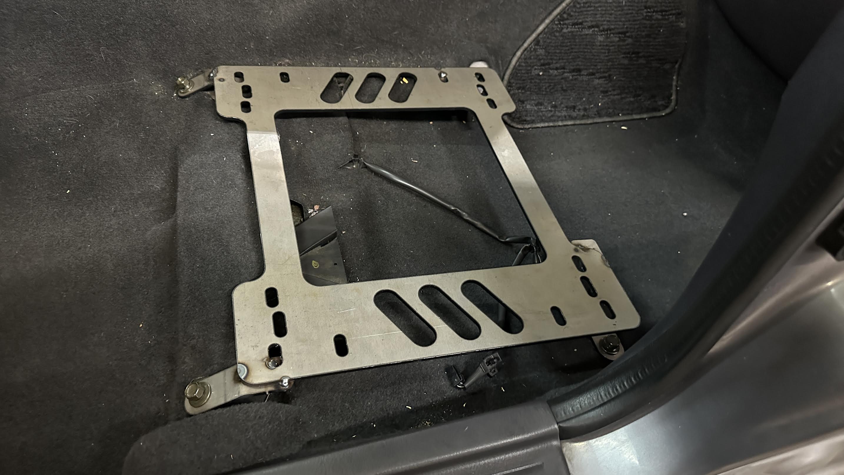 Planted Seat Bracket- Nissan Skyline [R34 Chassis] (1998-2005) - Passenger (Left Side) Planted Technology