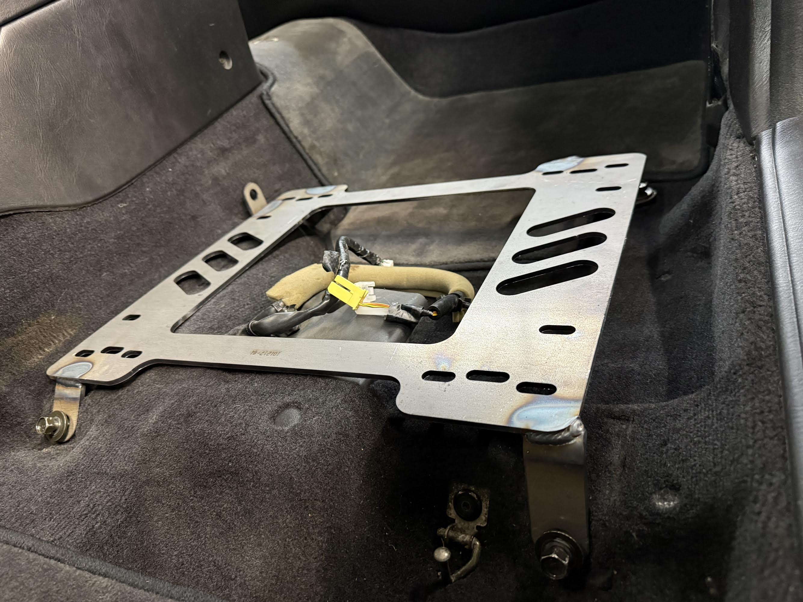 Planted Seat Bracket- Infiniti Q45 [2nd Generation / Y33 Chassis] (1997-2001) - Driver / Left