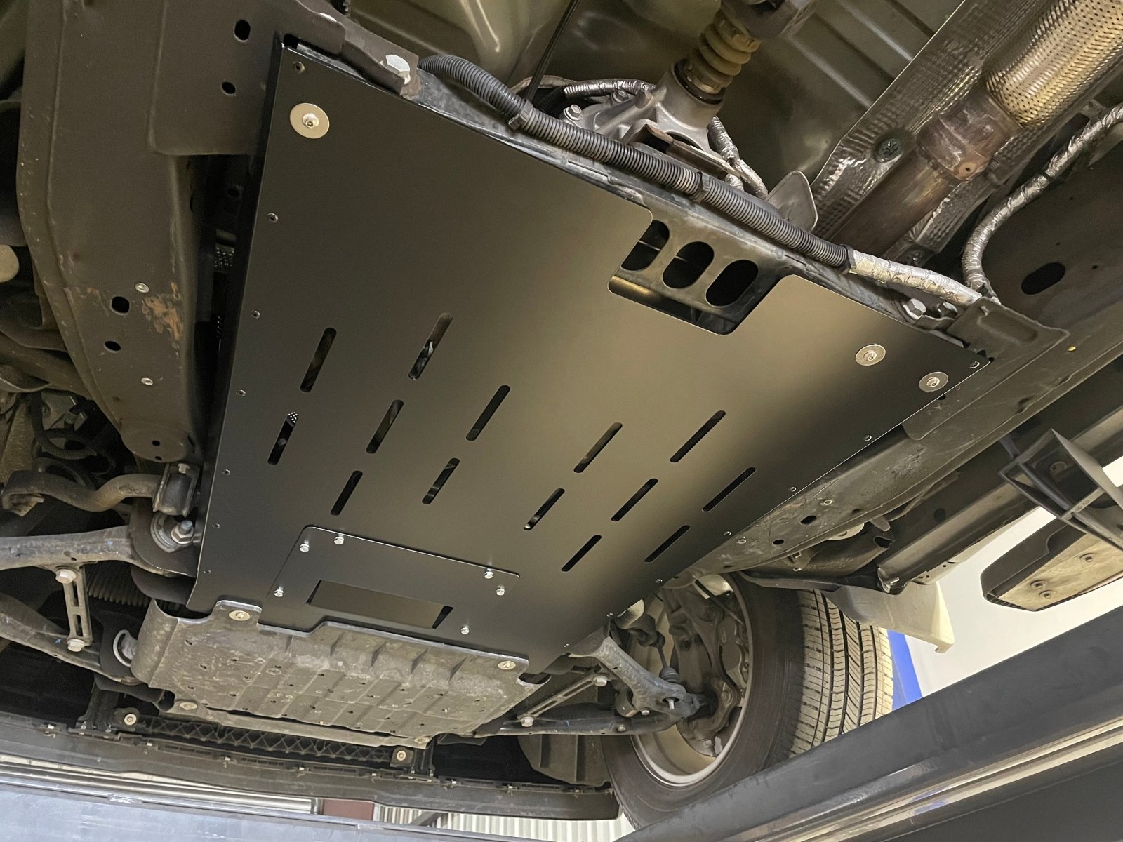 Chevrolet Silverado / GMC Sierra 1500 Catalytic Converter Guard (2019-2026) VERSION 2 - JSI Racing 