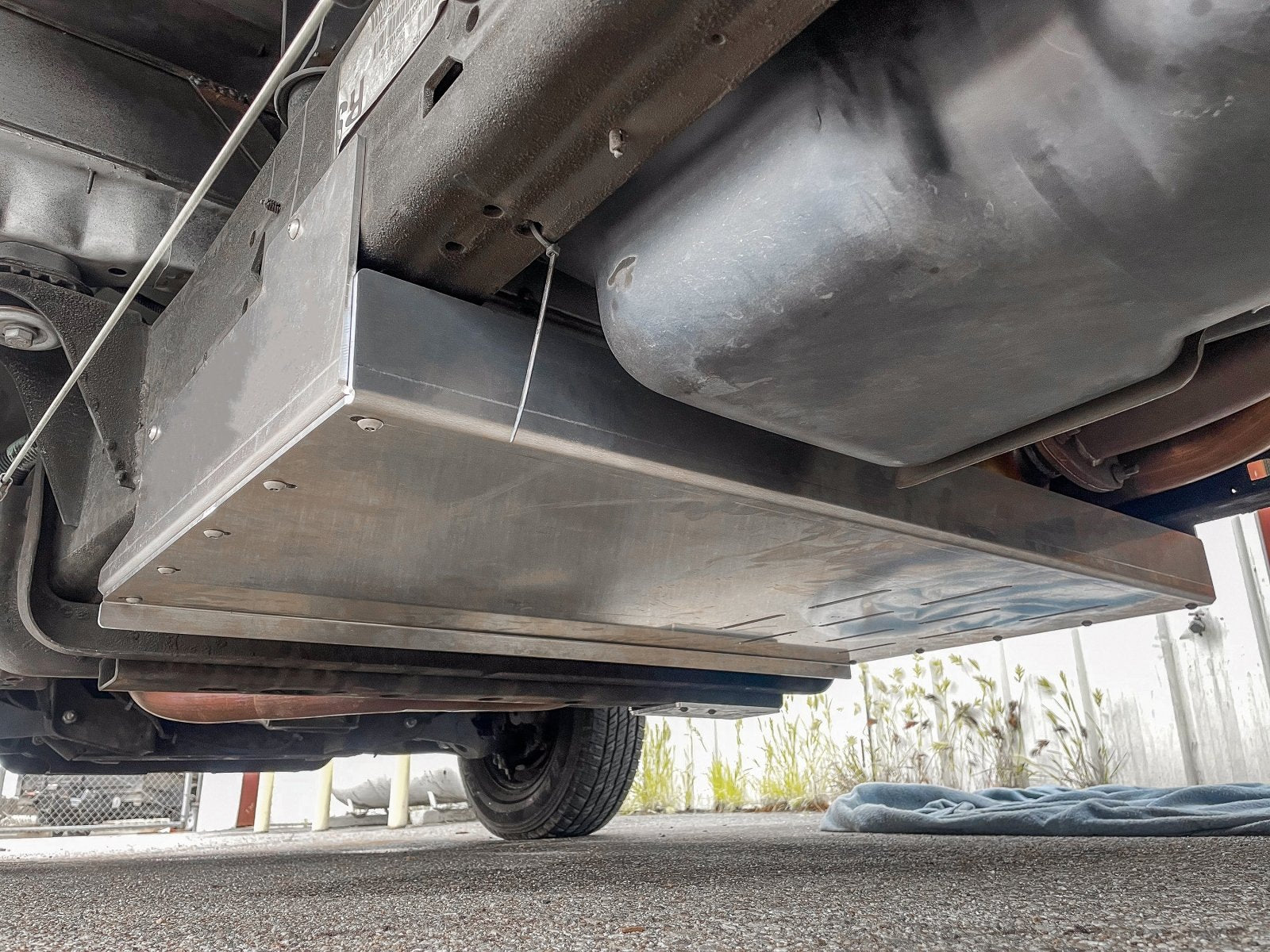 Chevrolet/GMC Express & Savana 2500/3500 Catalytic Converter Guard (2010-2020) - JSI Racing 