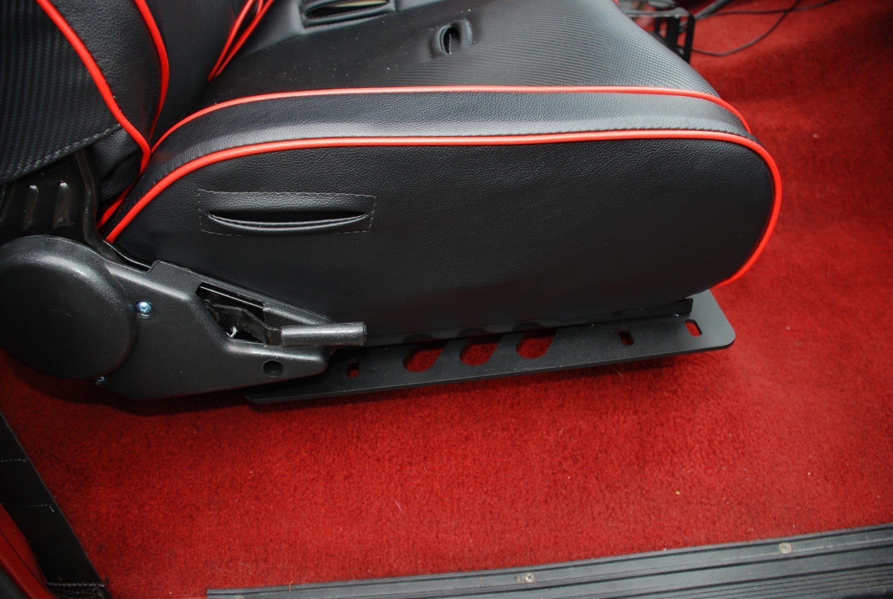 Planted Seat Bracket- Ford Bronco [Third Generation Excluding Bench Seat Models] (1980-1986) - Passenger / Right Planted Technology