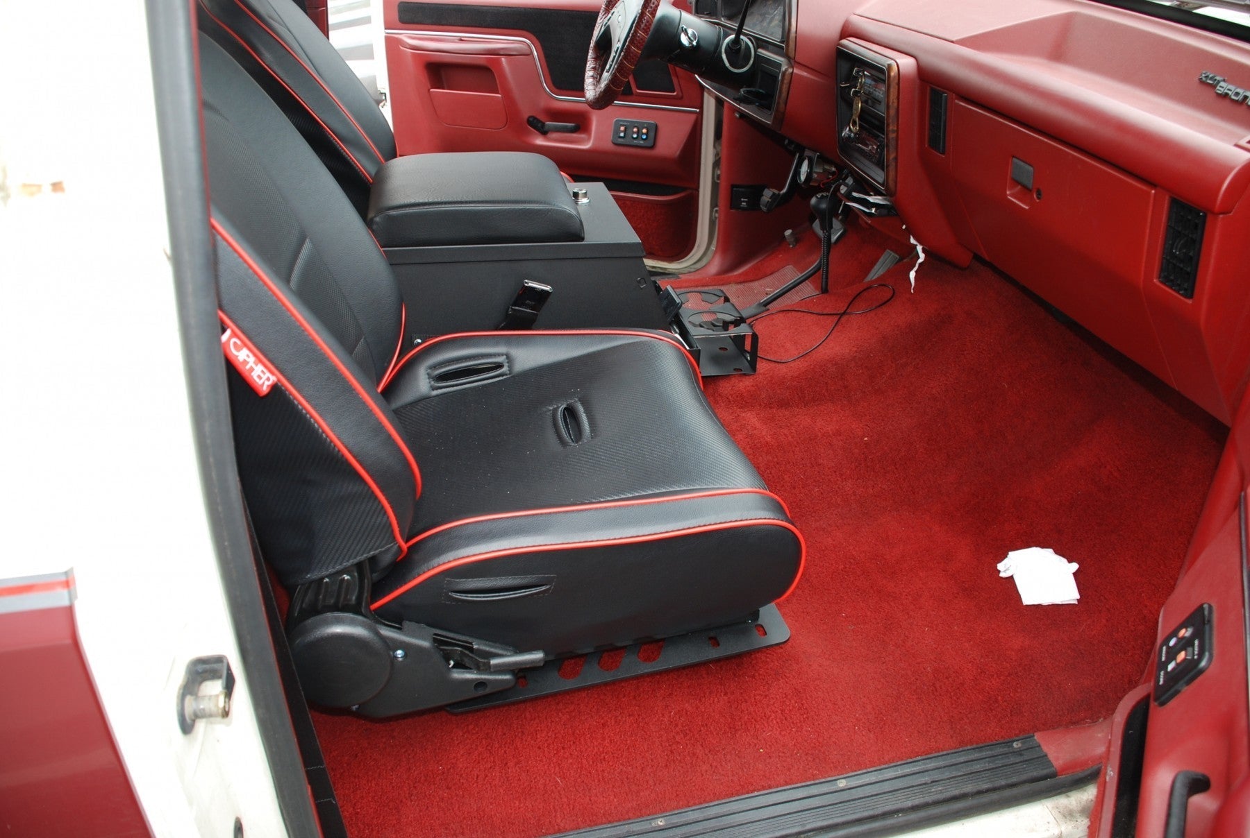 Planted Seat Bracket- Ford Bronco [Third Generation Excluding Bench Seat Models] (1980-1986) - Driver / Left Planted Technology