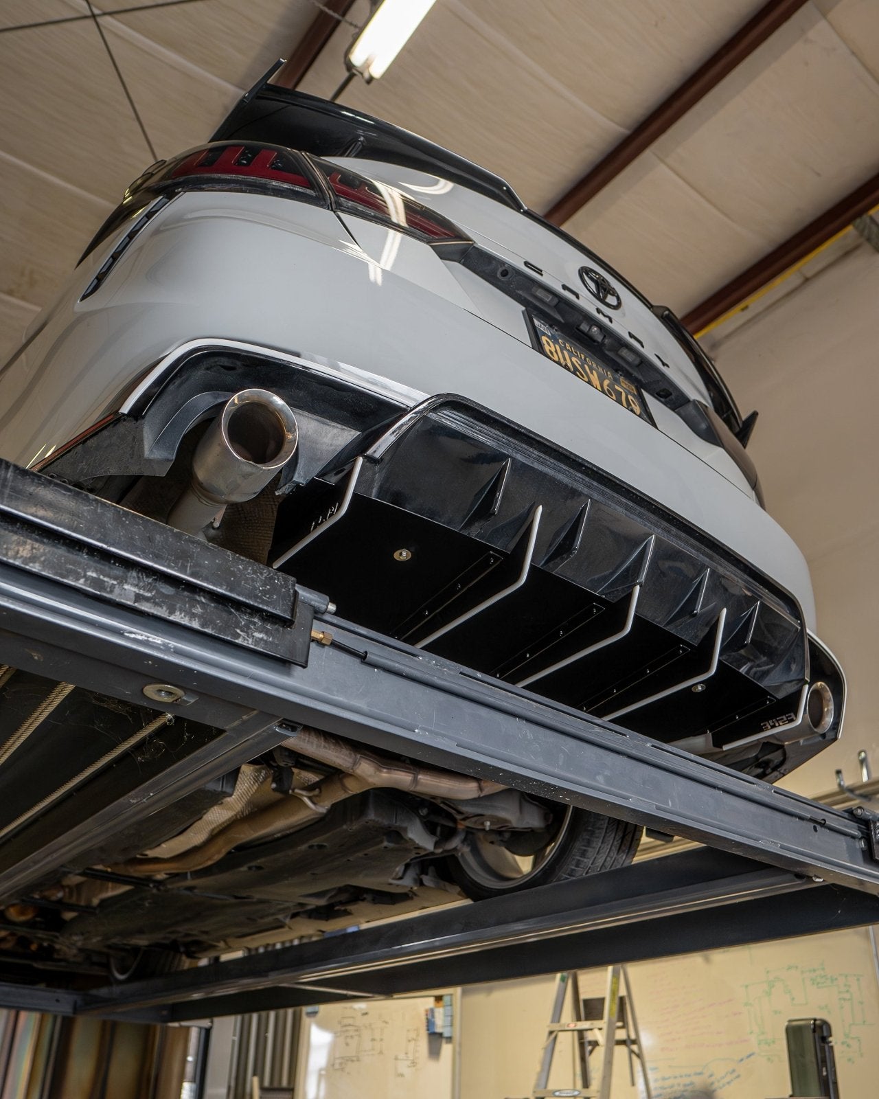 FSPE Toyota Camry TRD Rear Diffuser/Outer Spats V1 (2020-2024) FSPE