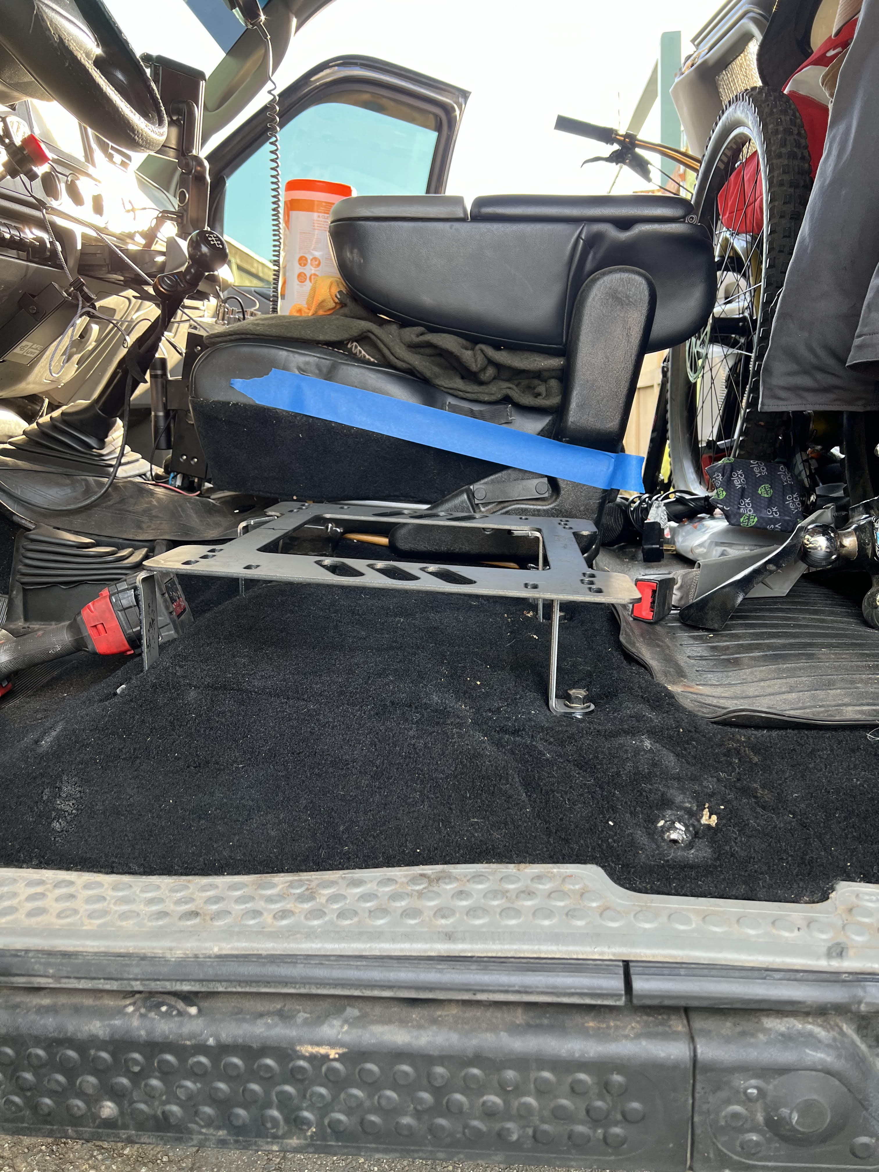 Planted Seat Bracket- Ford F550 [1st Generation / PHN131 Chassis] (1999-2007) - Driver / Left Planted Technology